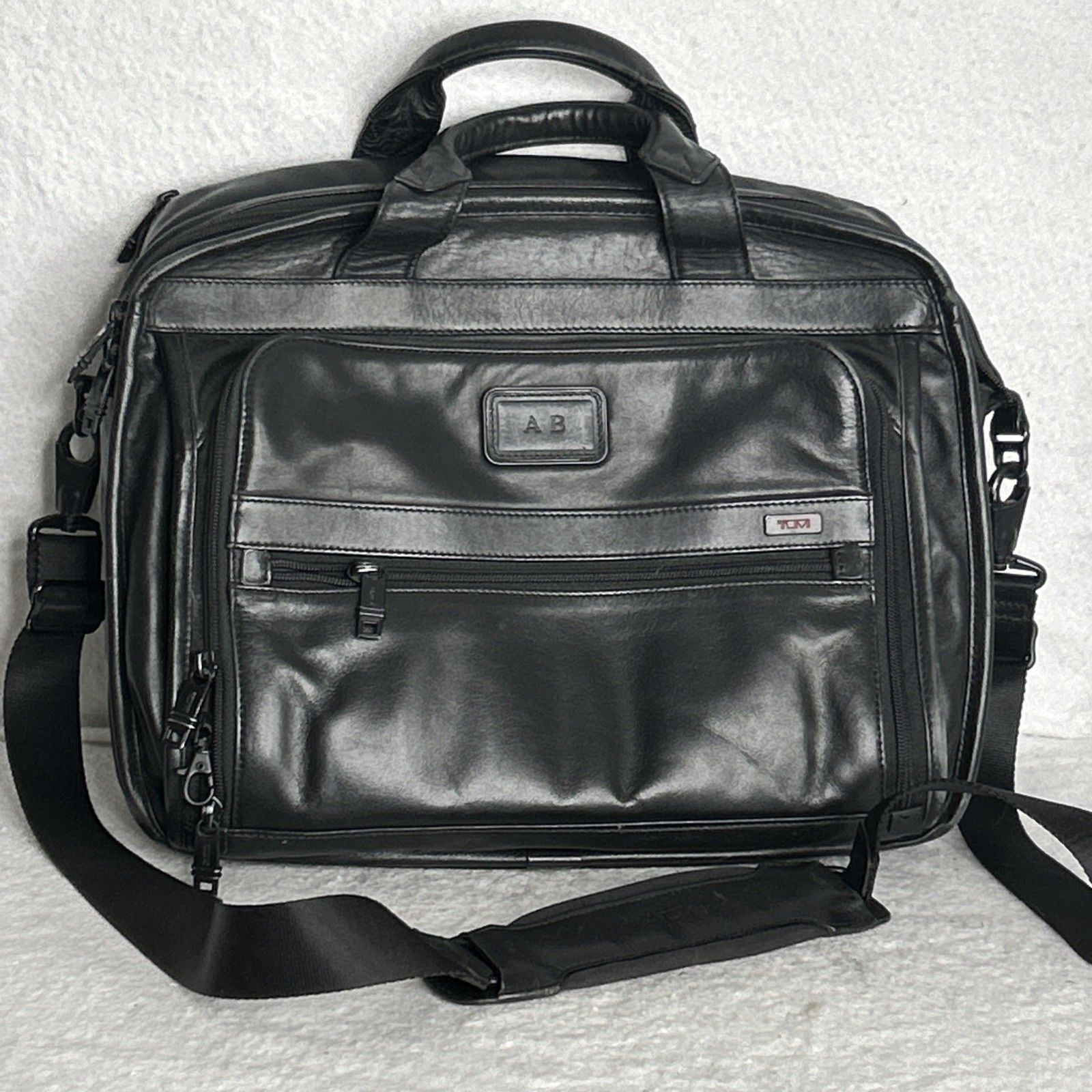 Tumi Briefcase Leather Large Black Carry On Computer Bag 96132dh Organization